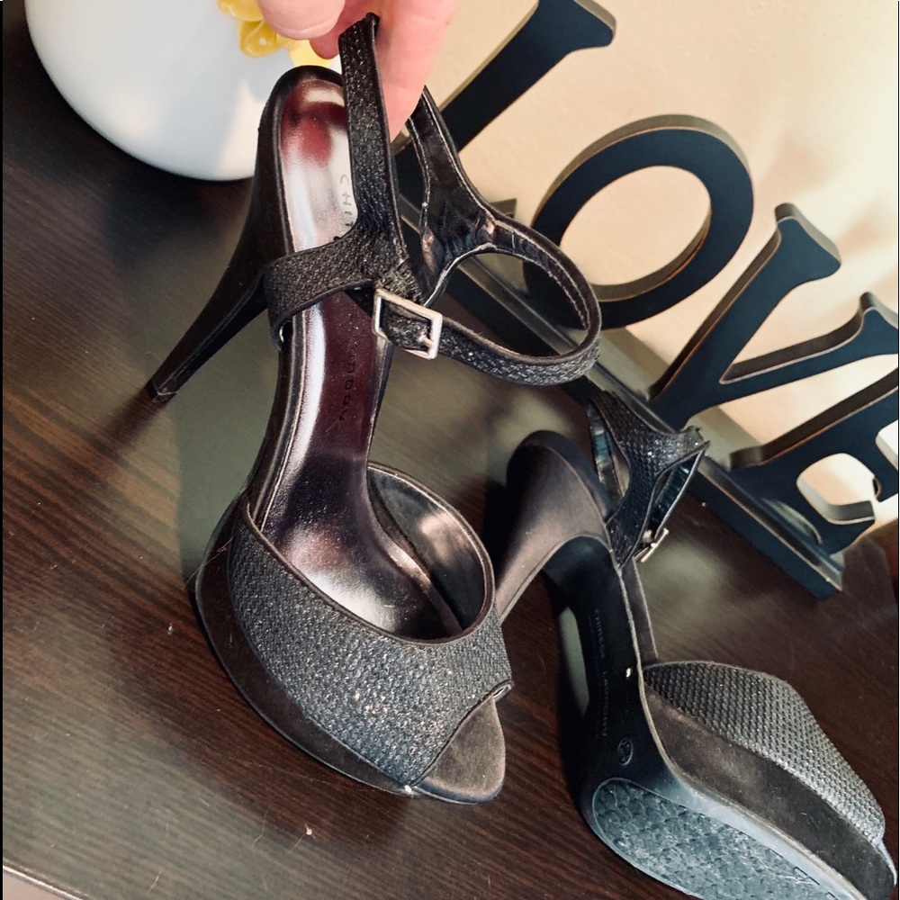 FLASH SALE -Sexy Black Heels Chinese Laundry - Picture 2 of 4